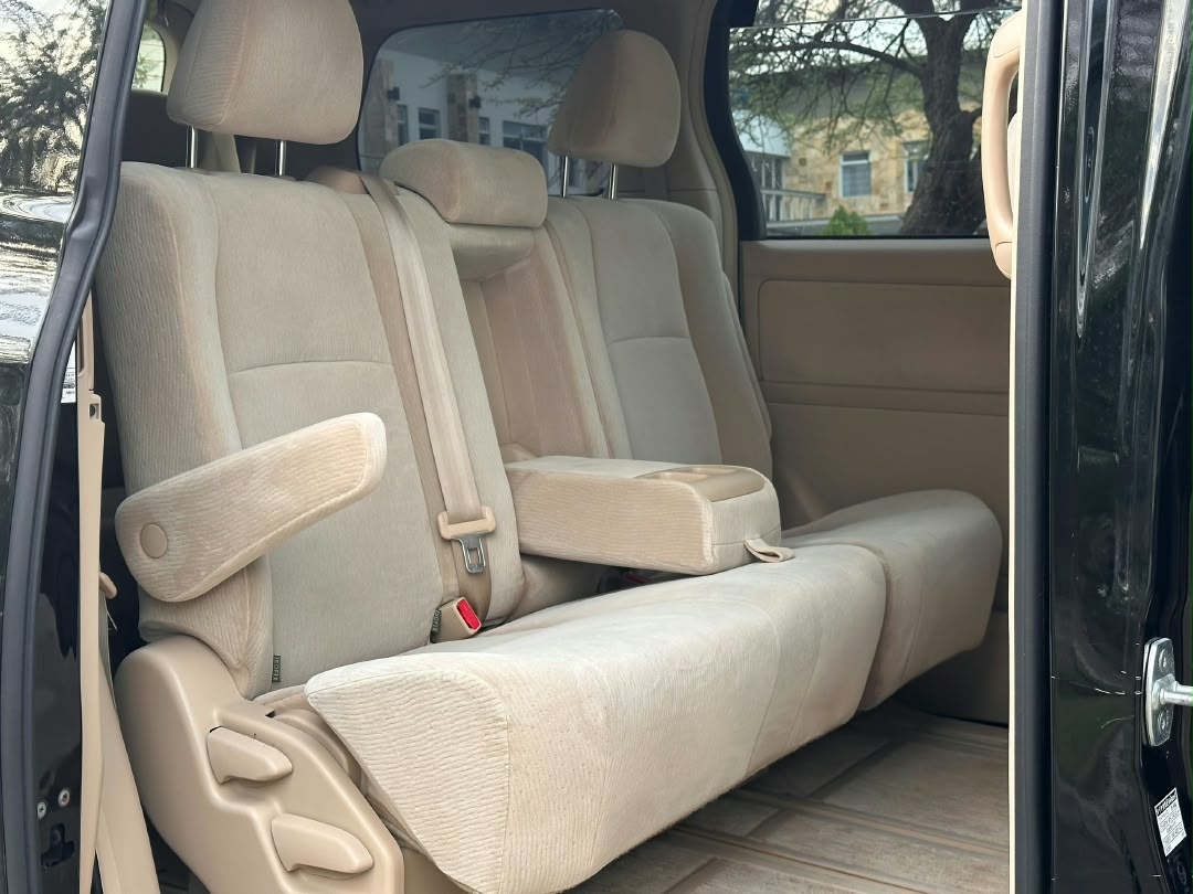 TOYOTA VELLFIRE thumbnail 4